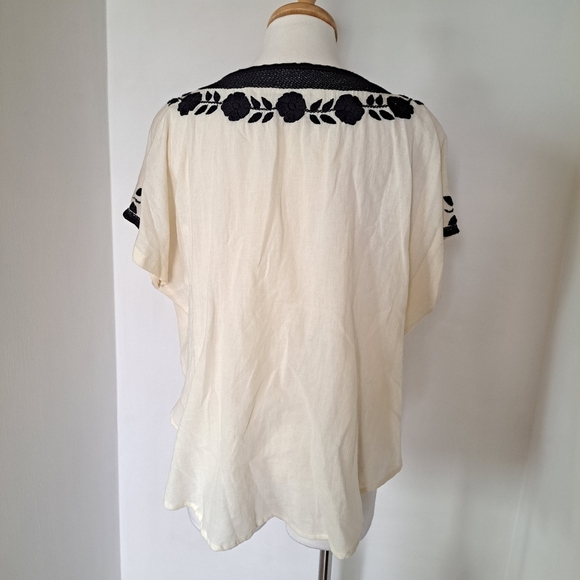 Star Mela | Cream white & black embroidered tunic shirt with tassels - Picture 3 of 12